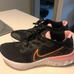 NIKE RENEW SIZE 10